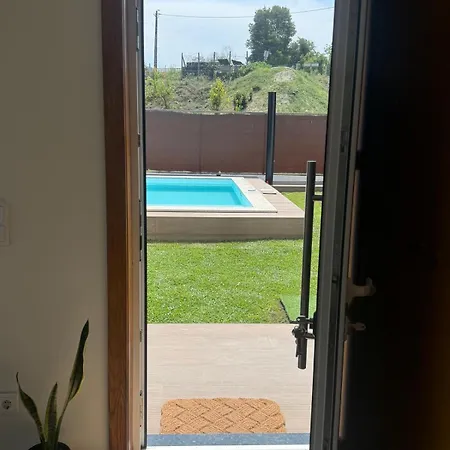 Marina - Cozy Riverside House Covelo (Porto)